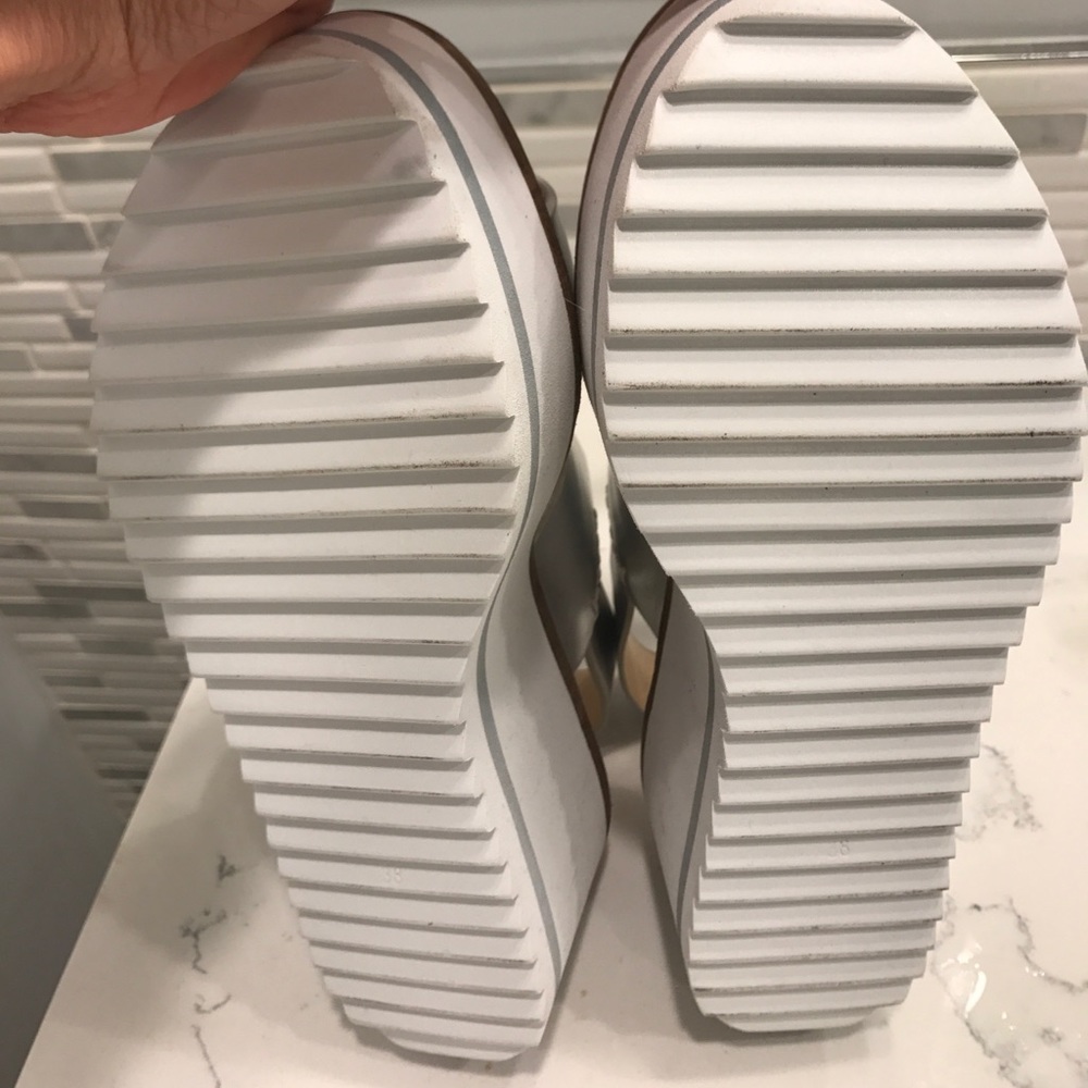 Sandals - Picture 4 of 5
